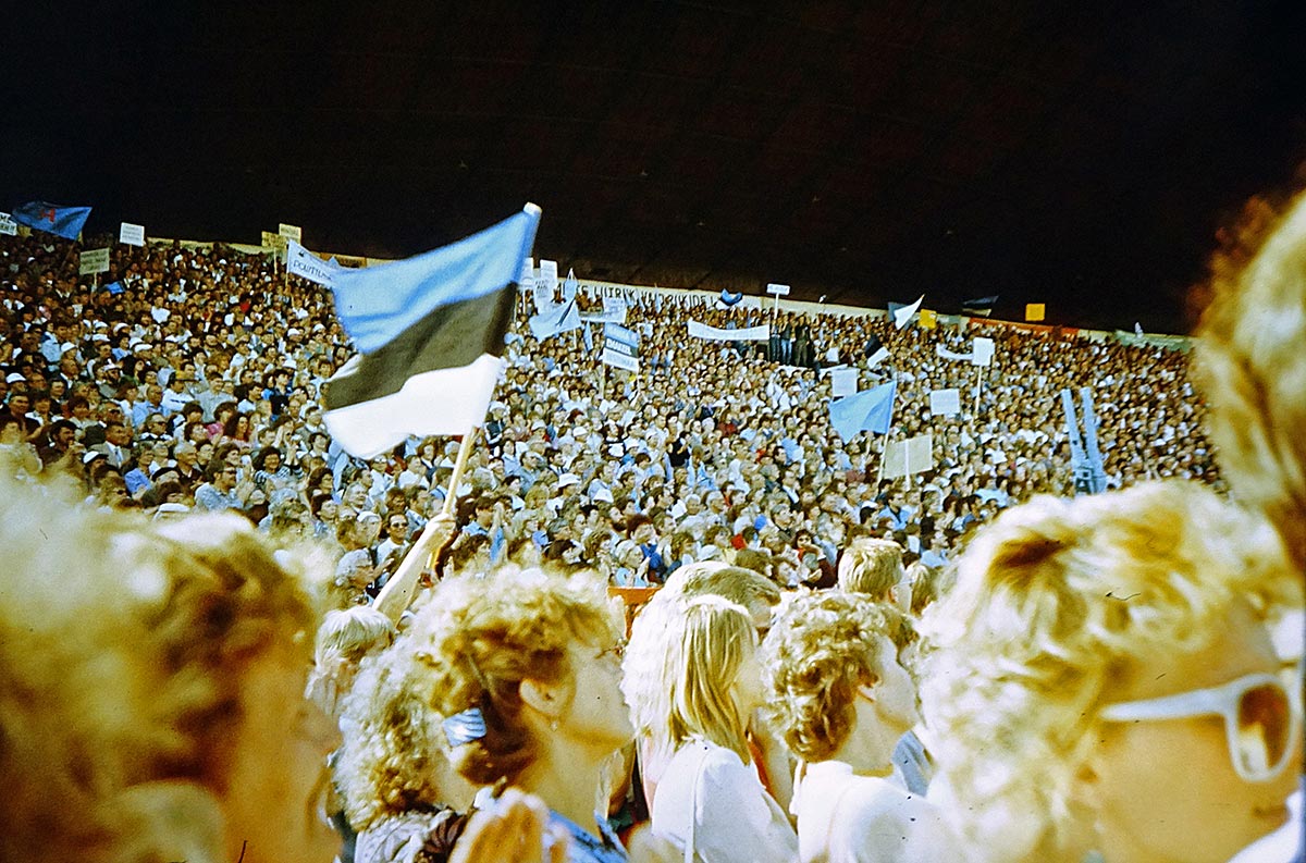 Foto: 17. juuni 1988 Lauluväljakul - autor Tõnu Talivee