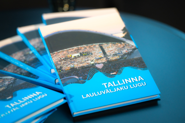 Raamat “Tallinna Lauluväljaku lugu”