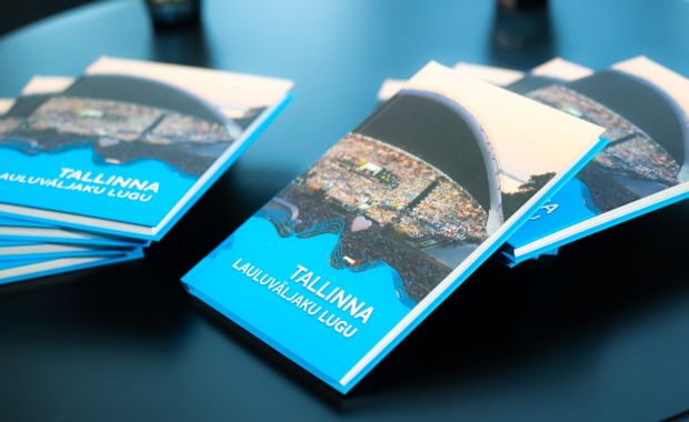 Raamat _Tallinna Lauluväljaku lugu_ 1